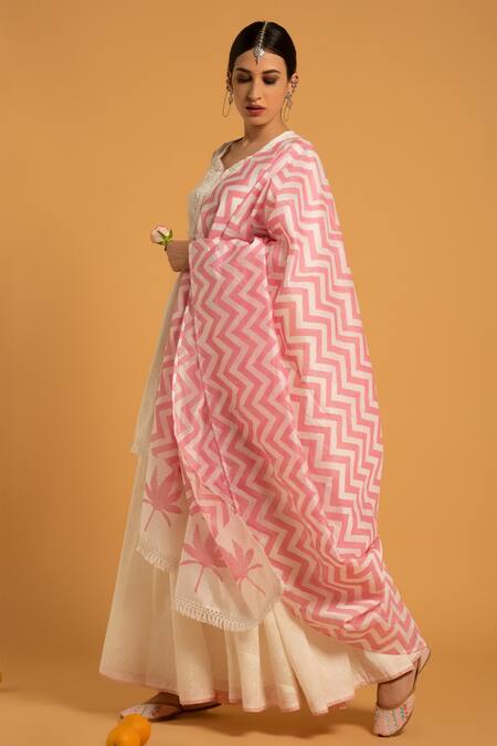 Shop_Maison Shefali_White , Chanderi V Neck Floral Print Kurta Set_Online_at_Aza_Fashions