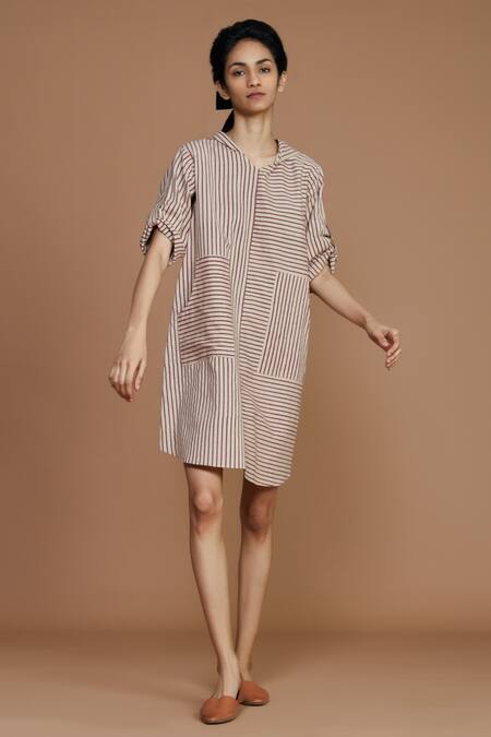 Buy MATI_1 Pink Cotton Striped V Neck Hooded Tunic Online at Aza Fashions Buy_MATI_1_Pink Cotton Striped V Neck Hooded Tunic _Online_at_Aza_Fashions