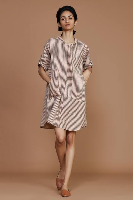 MATI_1 Pink Cotton Striped V Neck Hooded Tunic at Aza Fashions MATI_1_Pink Cotton Striped V Neck Hooded Tunic _at_Aza_Fashions