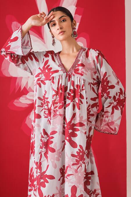 Mehak Talreja Couturre_Grey Cotton, Dupatta Organza Floral V Neck Printed Gathered Kurta Set_Online_at_Aza_Fashions