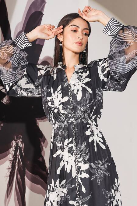 Mehak Talreja Couturre_Black Crepe Floral V Neck Print Pleated Dress _Online_at_Aza_Fashions