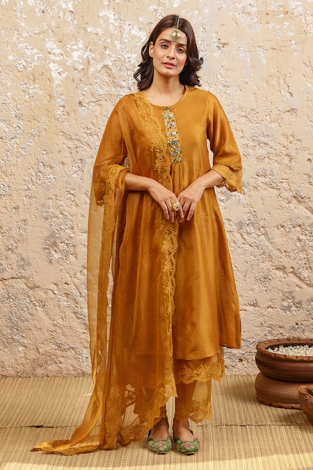 NAAZ BY NOOR Embroidered Silk Chanderi Kurta Set 