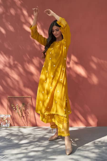 Buy Naaz By Noor Yellow Cotton, Organza, Chanderi Round Embroidered Kurta And Pant Set Online at Aza Fashions Buy_Naaz By Noor_Yellow Cotton, Organza, Chanderi Round Embroidered Kurta And Pant Set _Online_at_Aza_Fashions