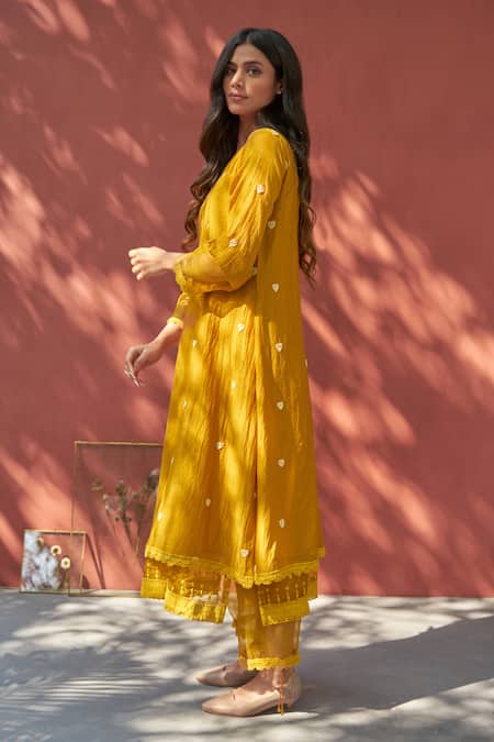 Shop Naaz By Noor Yellow Cotton, Organza, Chanderi Round Embroidered Kurta And Pant Set Online at Aza Fashions Shop_Naaz By Noor_Yellow Cotton, Organza, Chanderi Round Embroidered Kurta And Pant Set _Online_at_Aza_Fashions