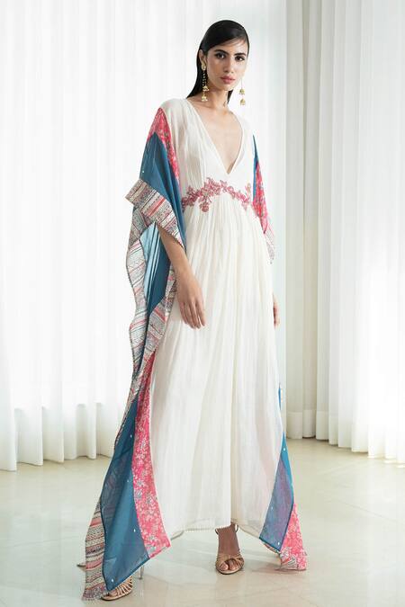 Mandira Wirk - Indian White Slip Voil V Neck Embroidered Kaftan Online at Aza Fashions Mandira Wirk - Indian_White Slip Voil V Neck Embroidered Kaftan _Online_at_Aza_Fashions