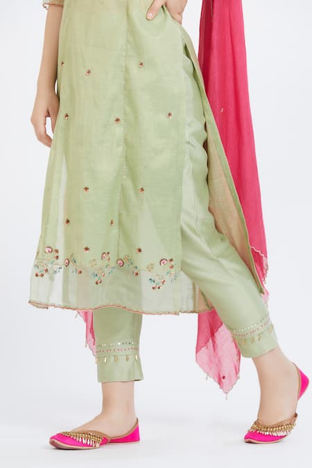 Mandira Wirk - Indian Green Tissue V Neck Embroidered Kurta Set at Aza Fashions Mandira Wirk - Indian_Green Tissue V Neck Embroidered Kurta Set _at_Aza_Fashions