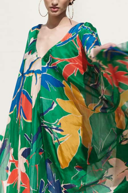 Mandira Wirk Resort Green Crinkled Chiffon Slip Lycra Net Floral Print Kaftan at Aza Fashions Mandira Wirk Resort_Green Crinkled Chiffon Slip Lycra Net Floral Print Kaftan _at_Aza_Fashions