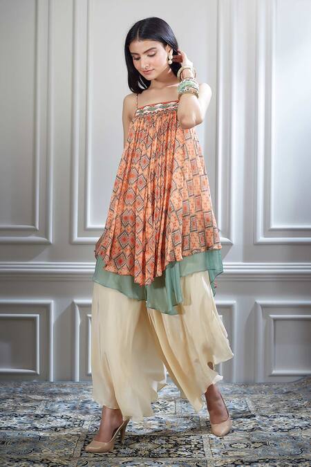 Mandira Wirk - Indian White Chiffon Square Neck Printed Kurta And Palazzo Set Online at Aza Fashions Mandira Wirk - Indian_White Chiffon Square Neck Printed Kurta And Palazzo Set _Online_at_Aza_Fashions