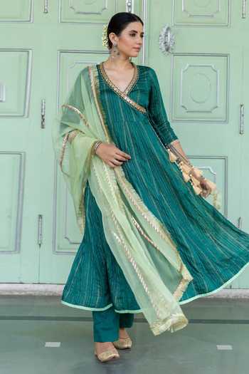 Shop Myaara Green Angarkha Chanderi Blend, Dupatta Organza Gota And Sequin Work Surplice Set Online at Aza Fashions Shop_Myaara_Green Angarkha Chanderi Blend, Dupatta Organza Gota And Sequin Work Surplice Set _Online_at_Aza_Fashions