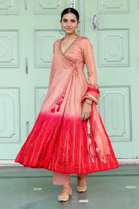 Myaara Peach Angarkha Chanderi Blend, Dupatta Organza Gota And Sequin Work Ombre Set Online at Aza Fashions Myaara_Peach Angarkha Chanderi Blend, Dupatta Organza Gota And Sequin Work Ombre Set_Online_at_Aza_Fashions
