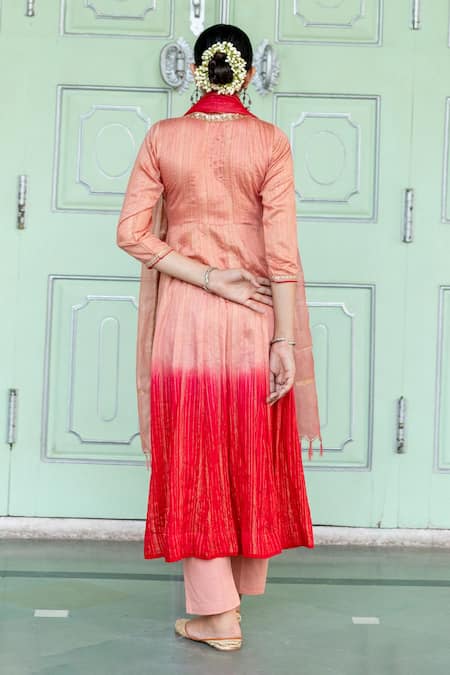 Shop Myaara Peach Angarkha Chanderi Blend, Dupatta Organza Gota And Sequin Work Ombre Set at Aza Fashions Shop_Myaara_Peach Angarkha Chanderi Blend, Dupatta Organza Gota And Sequin Work Ombre Set_at_Aza_Fashions