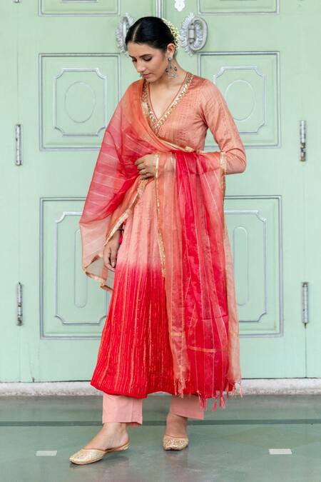 Buy Myaara Peach Angarkha Chanderi Blend, Dupatta Organza Gota And Sequin Work Ombre Set Online at Aza Fashions Buy_Myaara_Peach Angarkha Chanderi Blend, Dupatta Organza Gota And Sequin Work Ombre Set_Online_at_Aza_Fashions