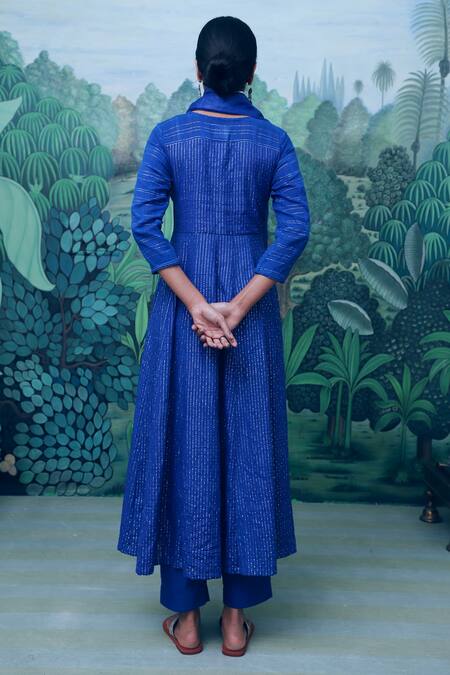 Shop Myaara Blue Kurta Cotton Dobby Pant Cotton Dupatta Organza V Neck Angarkha Set at Aza Fashions Shop_Myaara_Blue Kurta Cotton Dobby Pant Cotton Dupatta Organza V Neck Angarkha Set _at_Aza_Fashions