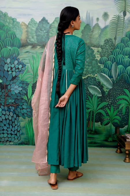 Shop Myaara Green Kurta Cotton Dobby Pant Cotton Dupatta Organza V Neck Anarkali Set at Aza Fashions Shop_Myaara_Green Kurta Cotton Dobby Pant Cotton Dupatta Organza V Neck Anarkali Set _at_Aza_Fashions