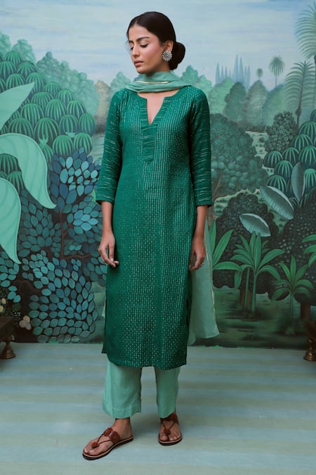 Myaara Green Kurta Cotton Dobby Pant Cotton Dupatta Organza Round Straight Set Online at Aza Fashions Myaara_Green Kurta Cotton Dobby Pant Cotton Dupatta Organza Round Straight Set _Online_at_Aza_Fashions
