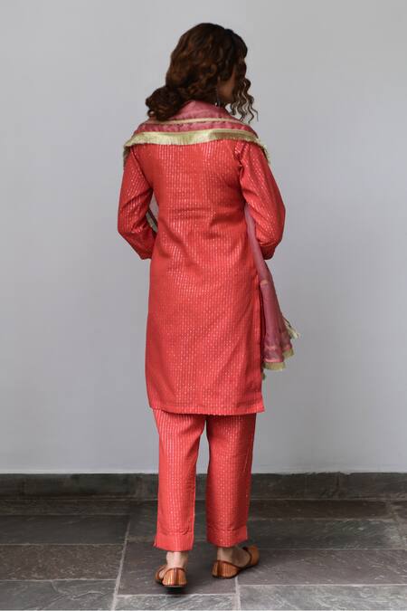 Shop Myaara Red Kurta Lurex Dupatta Organza Lining Round Striped Set at Aza Fashions Shop_Myaara_Red Kurta Lurex Dupatta Organza Lining Round Striped Set _at_Aza_Fashions