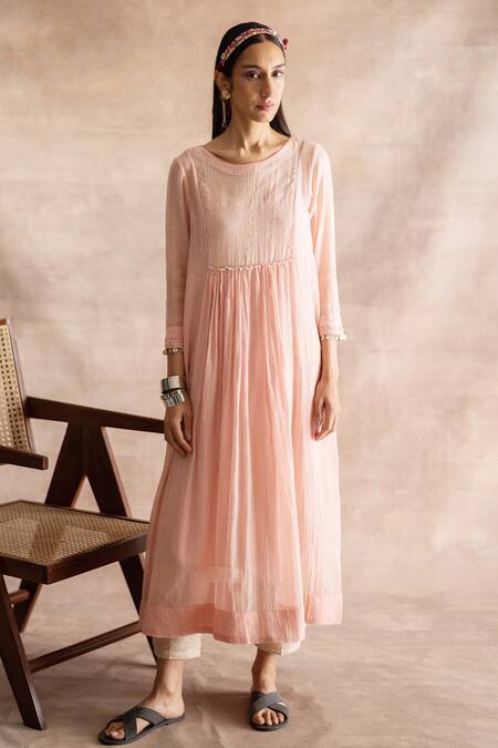 Buy_Swatti Kapoor_Pink Handwoven Chanderi Mul Plain Round Myo Kurta _Online_at_Aza_Fashions