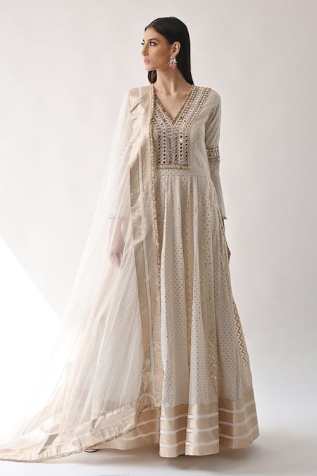 Buy_Neha Khullar_White Chanderi Silk And Organza Lining Cotton Shantoon Cutdana, Anarkali Set _Online_at_Aza_Fashions