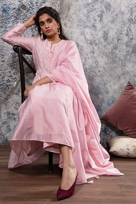 Buy Nayantaara Pink Chanderi Silk Notched Round Neck Embroidered Kurta Set Online at Aza Fashions Buy_Nayantaara_Pink Chanderi Silk Notched Round Neck Embroidered Kurta Set _Online_at_Aza_Fashions