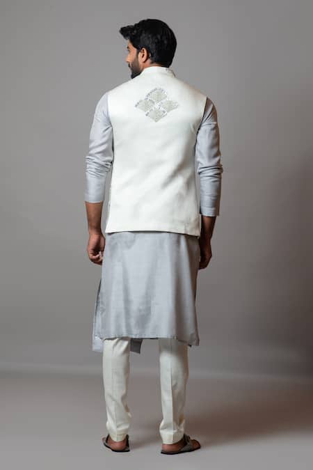 PAARSH The Glowing Coral Embroidered Bundi 