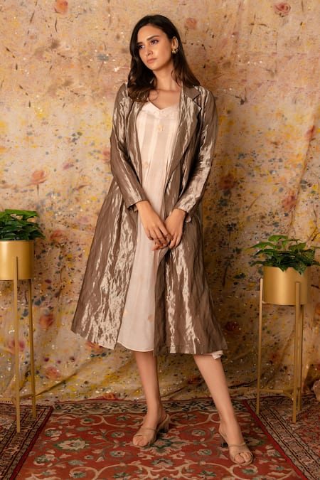 Vaani Beswal Naaz Silk Jamdani Dress With Trench 