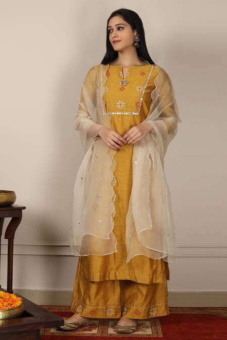 Pouli Pret_Yellow Mercerised Cotton Chanderi Notched Embroidered Kurta Set _Online_at_Aza_Fashions