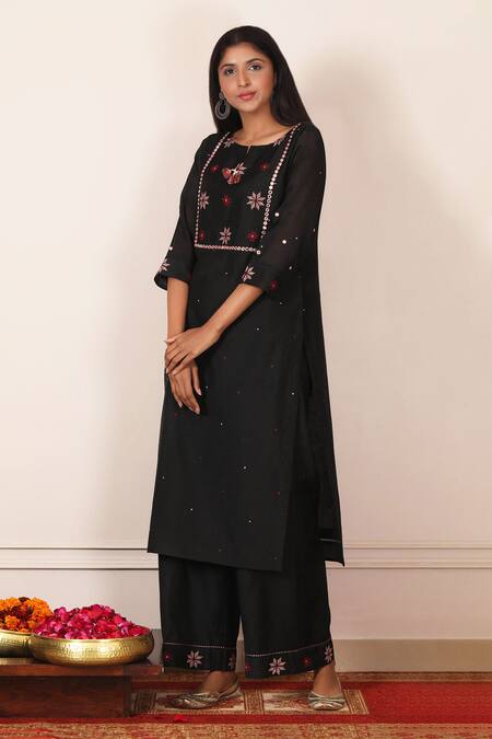 Pouli Pret_Black Mercerised Cotton Chanderi Notched Embroidered Kurta Set _Online_at_Aza_Fashions