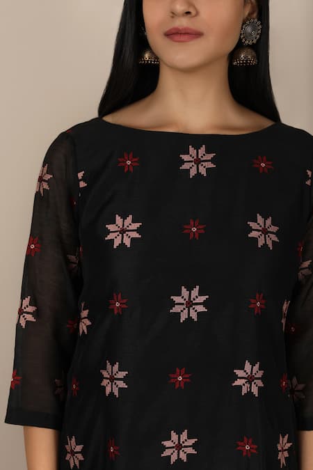 Pouli Pret_Black Mercerised Cotton Chanderi, Silk Muslin Embroidered Kurta And Dhoti Pant Set _Online_at_Aza_Fashions