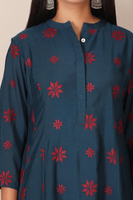 Pouli Pret_Blue Silk Chanderi Mandarin Collar Embroidered Kurta_Online_at_Aza_Fashions
