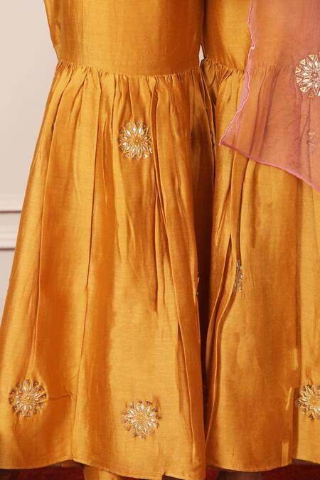 Buy_Pouli Pret_Yellow Handwoven Zari Silk Chanderi Straight Kurta Set_Online_at_Aza_Fashions