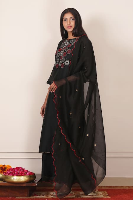 Pouli Pret Chanderi Embroidered Kurta Set 