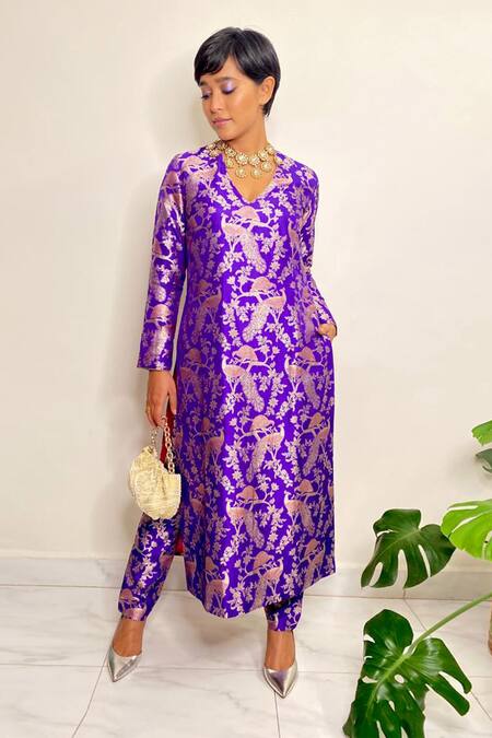 Buy_The Leather Garden_White Beads Embellished Handbag _Online_at_Aza_Fashions