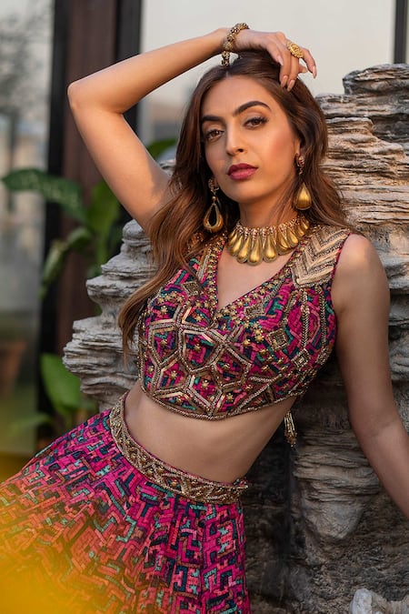 Shop_Mehak Murpana_Pink Crepe, Dupatta Organza Zigzag V Neck Printed Lehenga Set _Online_at_Aza_Fashions