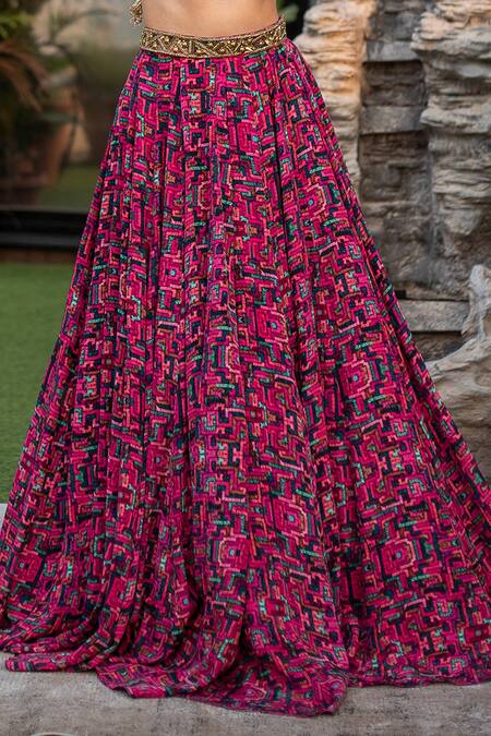 Mehak Murpana Pink Crepe, Dupatta Organza Zigzag V Neck Printed Lehenga Set at Aza Fashions Mehak Murpana_Pink Crepe, Dupatta Organza Zigzag V Neck Printed Lehenga Set _at_Aza_Fashions