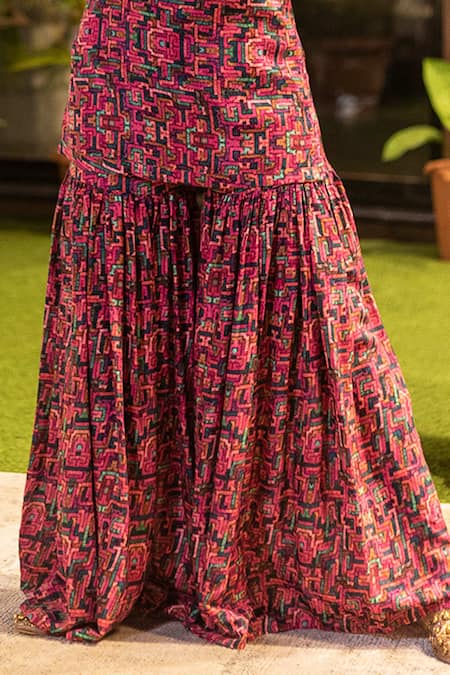 Mehak Murpana_Pink Crepe Zigzag Round Printed Kurta And Sharara Set _Online_at_Aza_Fashions