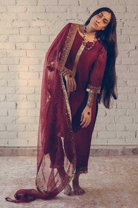 Sarang Kaur_Maroon Organza Sequins, Beads Embellished Border Stole _Online_at_Aza_Fashions
