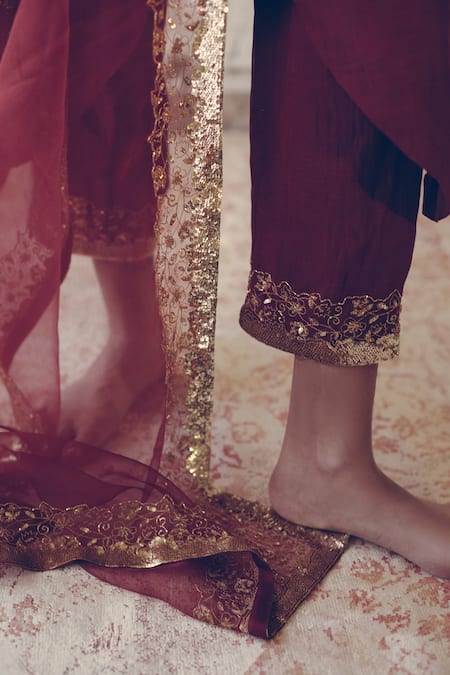 Buy_Sarang Kaur_Maroon Organza Sequins, Beads Embellished Border Stole _Online_at_Aza_Fashions