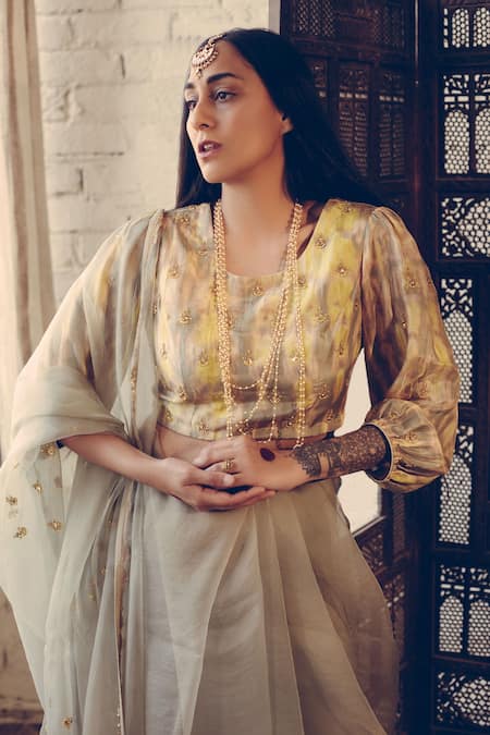 Sarang Kaur_Grey Organza, Silk Sequins, Crystals Hand Embroidered Butti Saree _at_Aza_Fashions