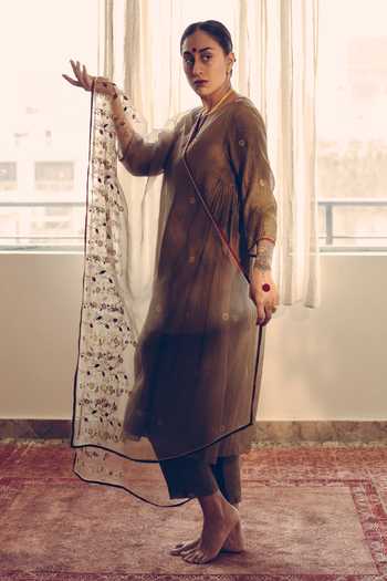 Shop_Sarang Kaur_Green Organza Embroidered Sequin Vine Stole _Online_at_Aza_Fashions