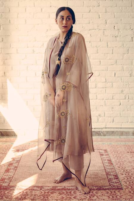 Sarang Kaur Grey Organza Embroidered Crystal Border Stole Online at Aza Fashions Sarang Kaur_Grey Organza Embroidered Crystal Border Stole _Online_at_Aza_Fashions