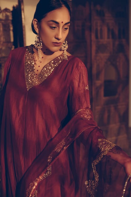 Shop_Sarang Kaur_Maroon Organza Sequins, Beads Crystal Scallop Stole _Online_at_Aza_Fashions