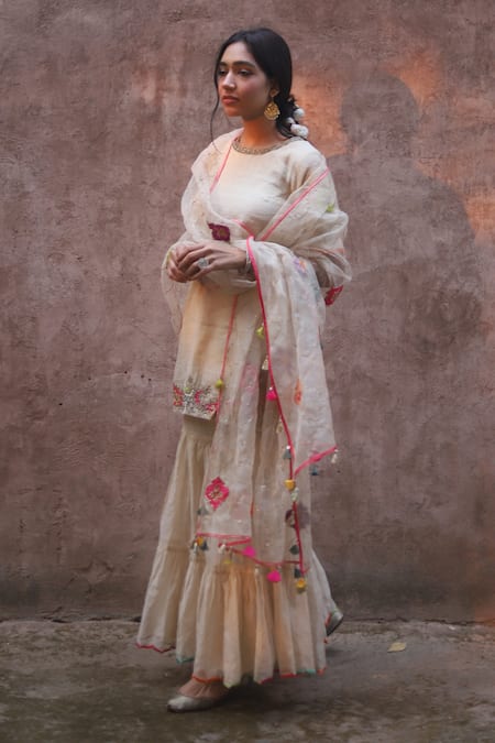 Shop_Rajiramniq_White Kurta Handwoven Silk Chanderi Gharara Set _at_Aza_Fashions