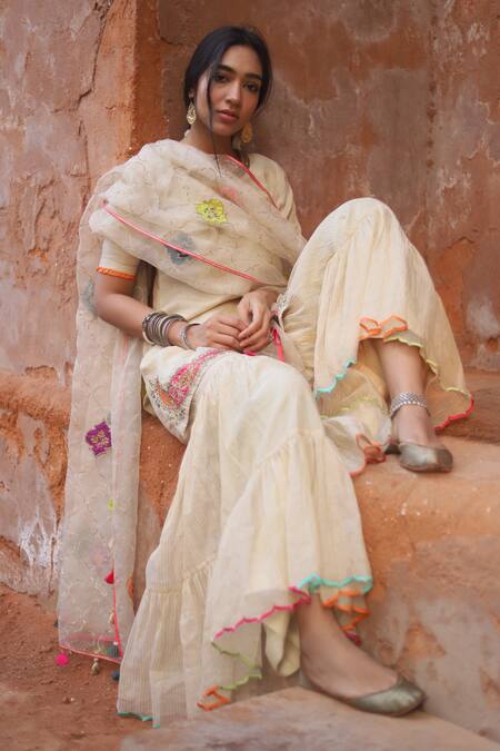 Buy_Rajiramniq_White Kurta Handwoven Silk Chanderi Gharara Set _Online_at_Aza_Fashions