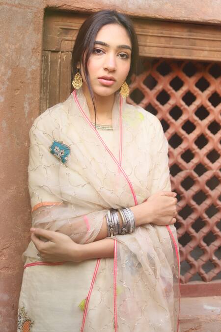 Shop_Rajiramniq_White Kurta Handwoven Silk Chanderi Gharara Set _Online_at_Aza_Fashions