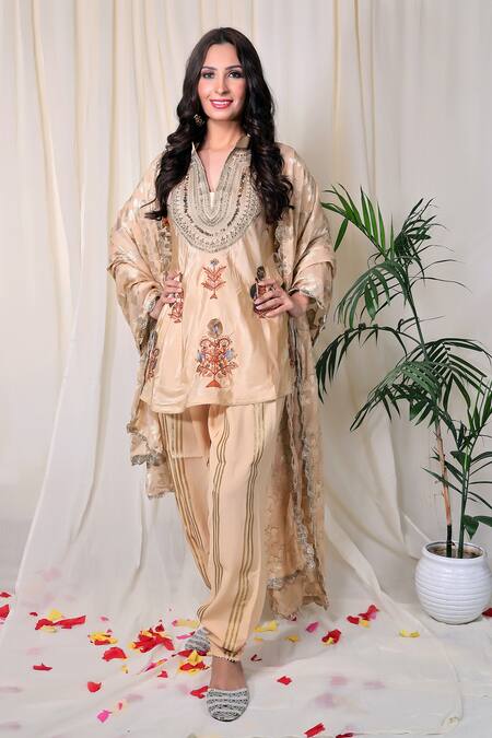 Short Frok Tulip Shalwar 2pc Suit... - Maluka's collection | Facebook