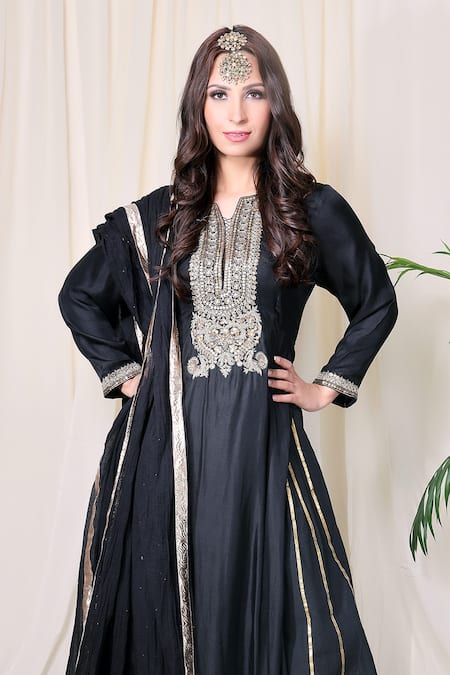Shop Nazar By Indu Black Silk Kurta Set at Aza Fashions Shop_Nazar By Indu_Black Silk Kurta Set _at_Aza_Fashions