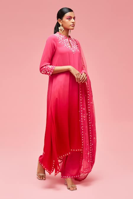 Nachiket Barve_Red Dupatta Tulle, Kurta Georgette, Lining Shantoon Floral Embroidered Set_Online_at_Aza_Fashions