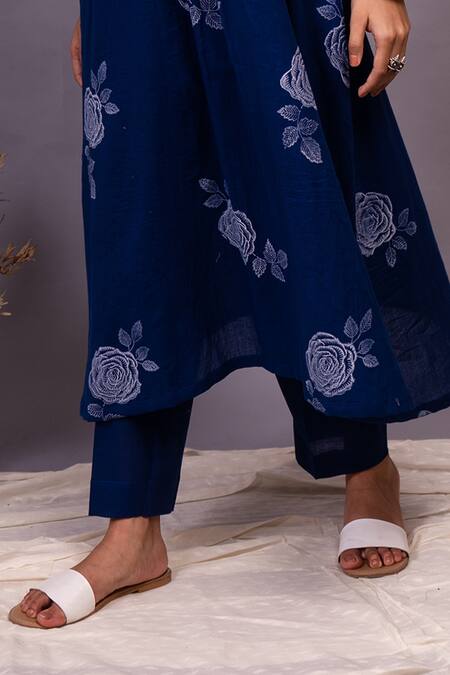 Tashee Blue Cotton Floral Block Prints V Neck Gathered Kurta And Pant Set at Aza Fashions Tashee_Blue Cotton Floral Block Prints V Neck Gathered Kurta And Pant Set_at_Aza_Fashions