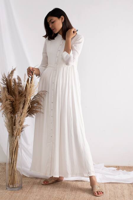 Buy_Negra Elegante_White Bemberg Muslin Band Pleated Maxi Dress _Online_at_Aza_Fashions