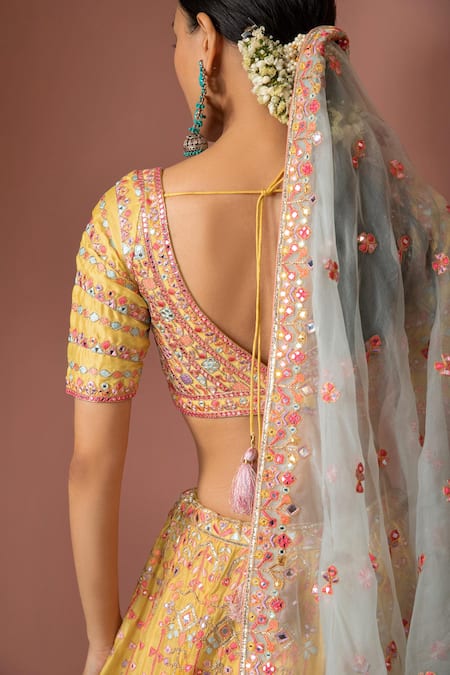 Buy_Tamanna Punjabi Kapoor_Yellow Chanderi, Organza Lining Crepe V Neck Bridal Lehenga Set _Online_at_Aza_Fashions
